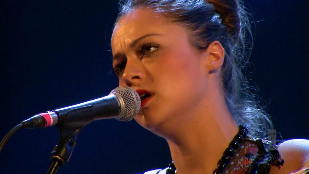 Daniela Pes - Spira